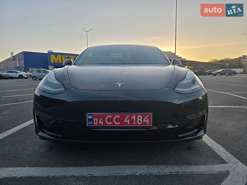 Седан Tesla Model 3 2020 в Львове