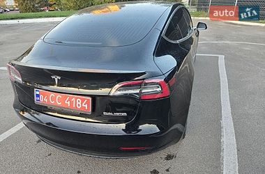 Седан Tesla Model 3 2020 в Львове