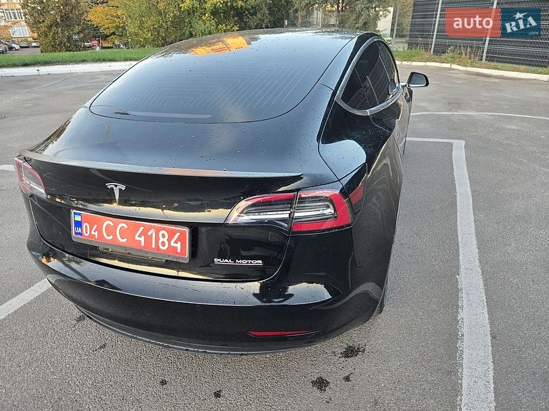 Седан Tesla Model 3 2020 в Львове