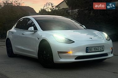 Седан Tesla Model 3 2020 в Миколаєві