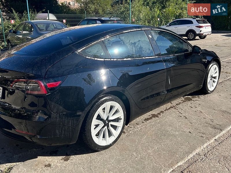 Седан Tesla Model 3 2021 в Запоріжжі