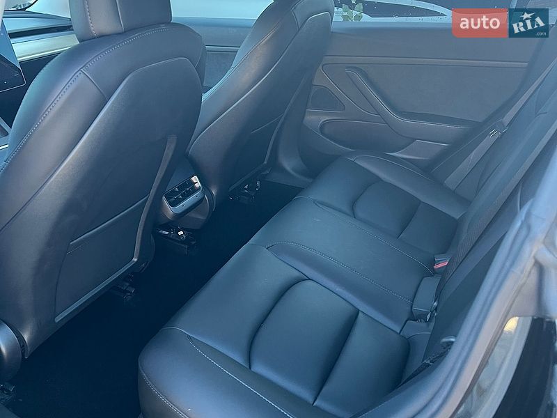 Седан Tesla Model 3 2021 в Запоріжжі