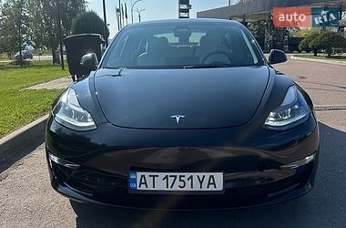 Седан Tesla Model 3 2021 в Калуше Седан Tesla Model 3 2021 в Калуше