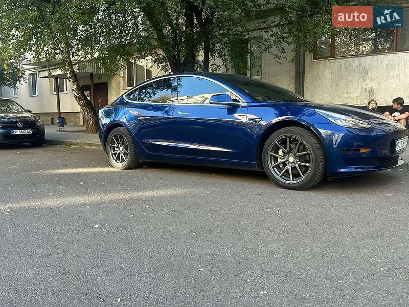 Tesla Model 3 2019