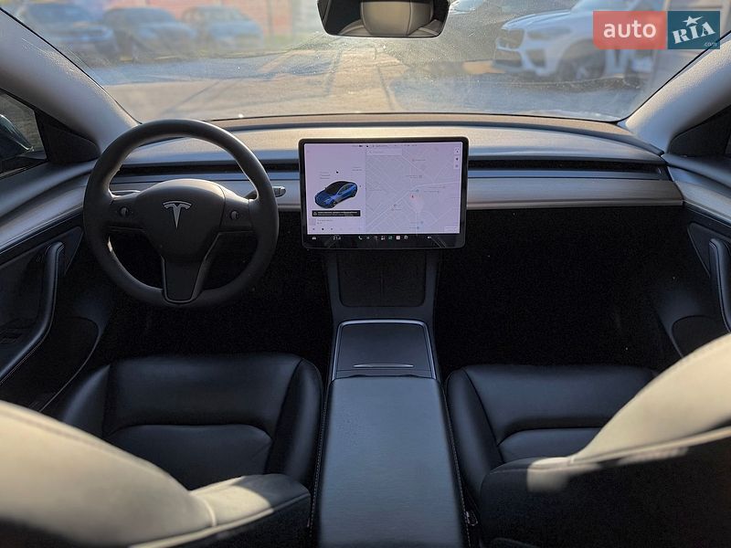 Седан Tesla Model 3 2021 в Шептицькому