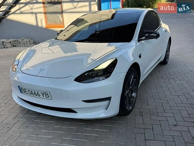 Tesla Model 3 2023