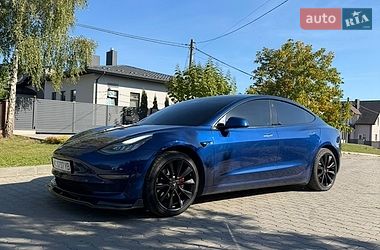 Седан Tesla Model 3 2019 в Луцьку