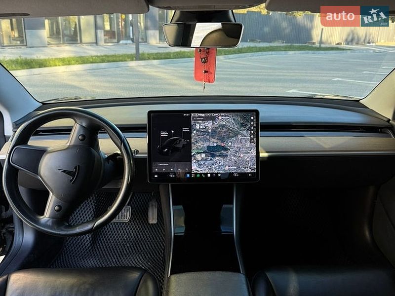 Седан Tesla Model 3 2018 в Львове фото 18 Седан Tesla Model 3 2018 в Львове