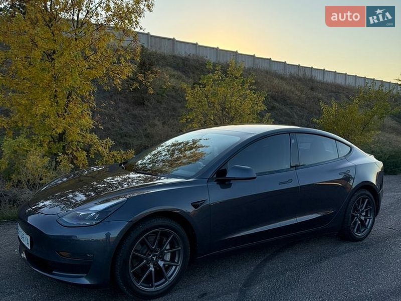 Седан Tesla Model 3 2021 в Одесі