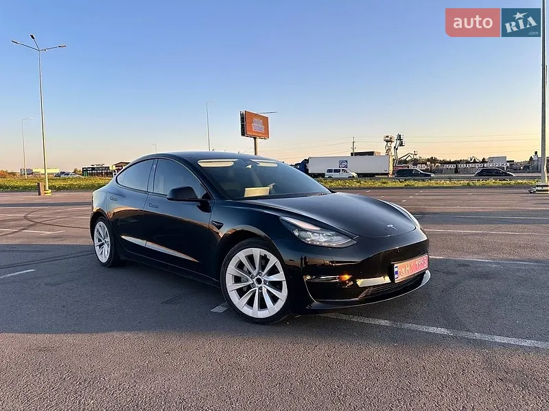 Tesla Model 3 2022