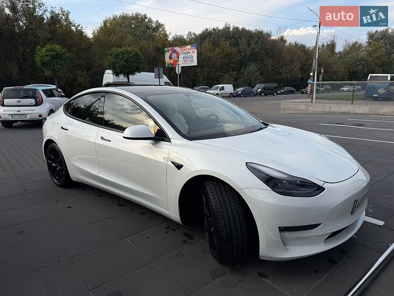 Tesla Model 3 2022