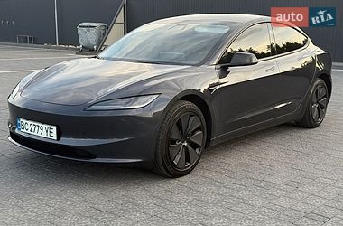 Седан Tesla Model 3 2025 в Львове