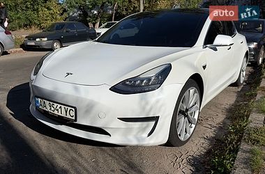 Седан Tesla Model 3 2019 в Киеве