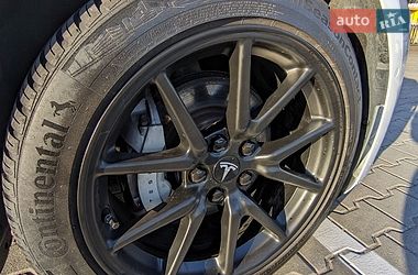 Седан Tesla Model 3 2020 в Києві