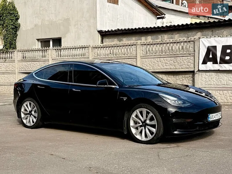 Tesla Model 3 2019