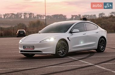 Седан Tesla Model 3 2025 в Ровно фото 15 Седан Tesla Model 3 2025 в Ровно