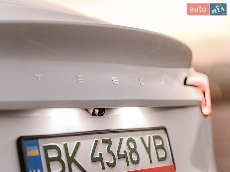 Седан Tesla Model 3 2025 в Ровно фото 29 Седан Tesla Model 3 2025 в Ровно