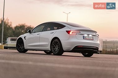 Седан Tesla Model 3 2025 в Ровно фото 32 Седан Tesla Model 3 2025 в Ровно