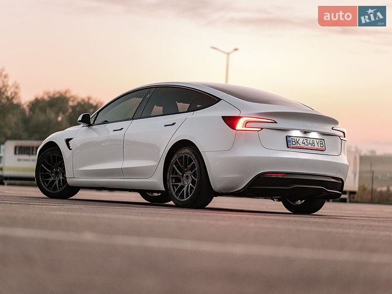 Седан Tesla Model 3 2025 в Ровно фото 32 Седан Tesla Model 3 2025 в Ровно