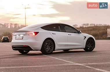 Седан Tesla Model 3 2025 в Ровно фото 35 Седан Tesla Model 3 2025 в Ровно
