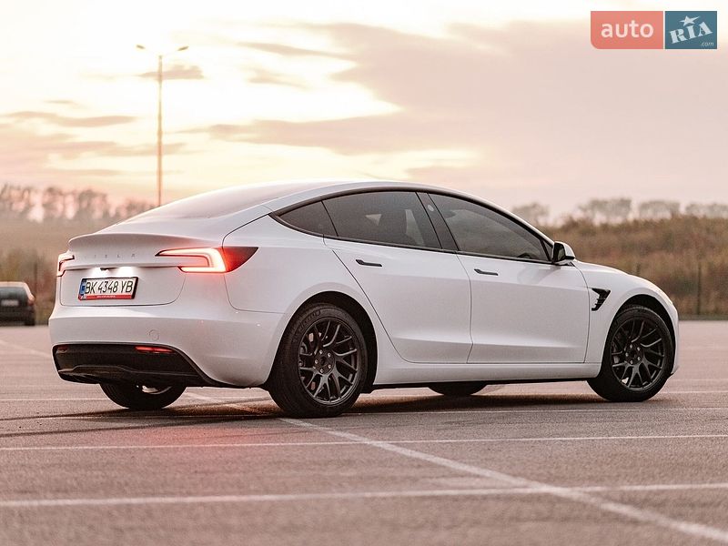 Седан Tesla Model 3 2025 в Ровно фото 37 Седан Tesla Model 3 2025 в Ровно