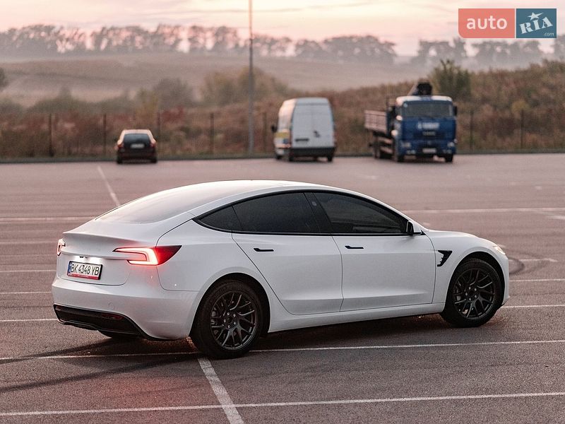 Седан Tesla Model 3 2025 в Ровно фото 38 Седан Tesla Model 3 2025 в Ровно