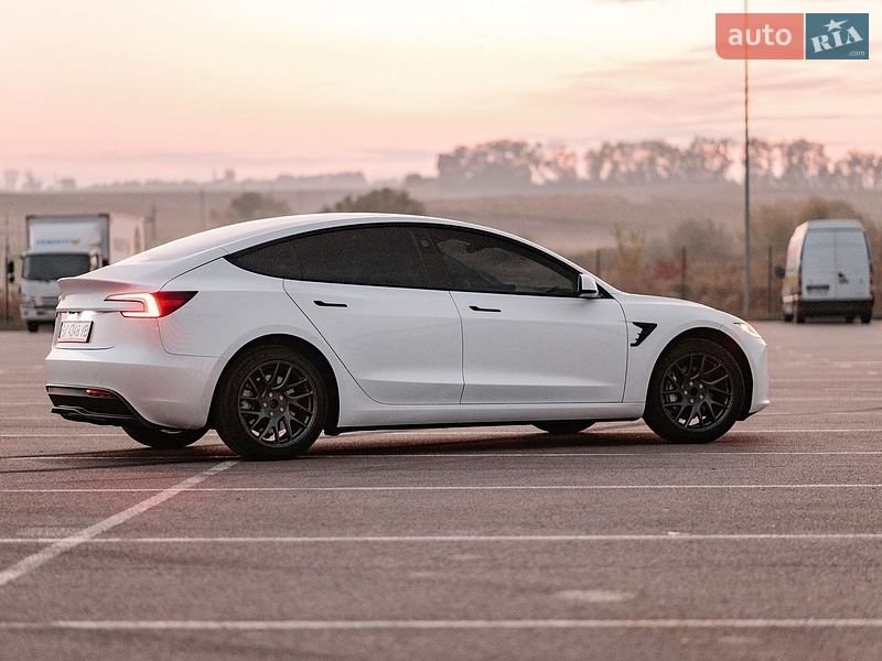 Седан Tesla Model 3 2025 в Ровно фото 39 Седан Tesla Model 3 2025 в Ровно