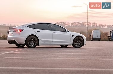 Седан Tesla Model 3 2025 в Ровно фото 40 Седан Tesla Model 3 2025 в Ровно