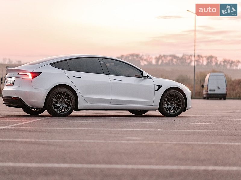 Седан Tesla Model 3 2025 в Ровно фото 40 Седан Tesla Model 3 2025 в Ровно