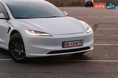 Седан Tesla Model 3 2025 в Ровно фото 46 Седан Tesla Model 3 2025 в Ровно