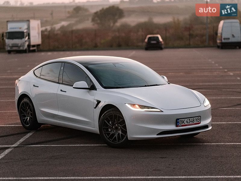 Седан Tesla Model 3 2025 в Ровно фото 48 Седан Tesla Model 3 2025 в Ровно