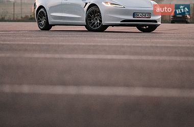 Седан Tesla Model 3 2025 в Ровно фото 50 Седан Tesla Model 3 2025 в Ровно