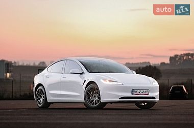 Седан Tesla Model 3 2025 в Ровно фото 51 Седан Tesla Model 3 2025 в Ровно