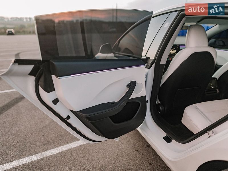 Седан Tesla Model 3 2025 в Ровно фото 63 Седан Tesla Model 3 2025 в Ровно