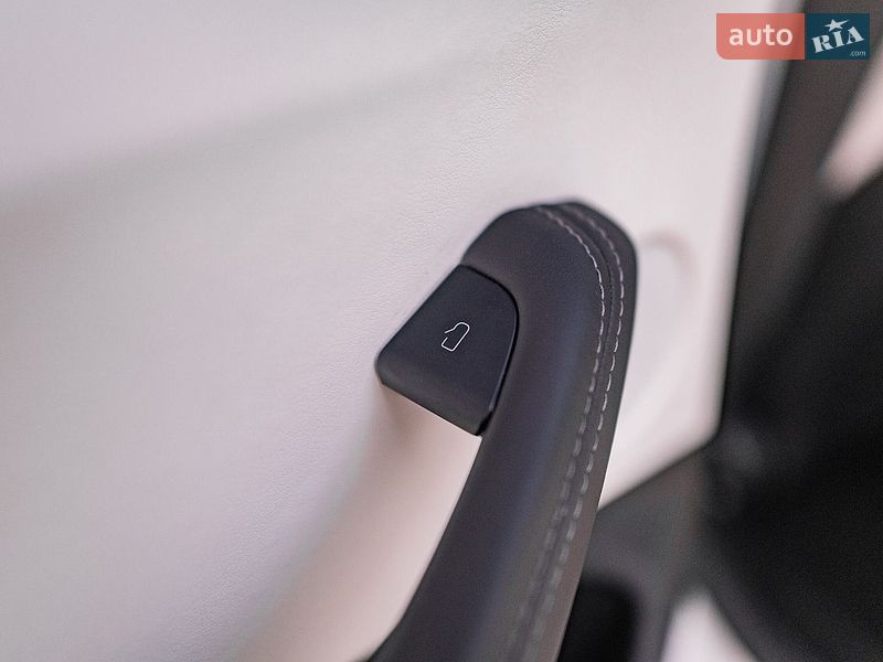 Седан Tesla Model 3 2025 в Ровно фото 64 Седан Tesla Model 3 2025 в Ровно