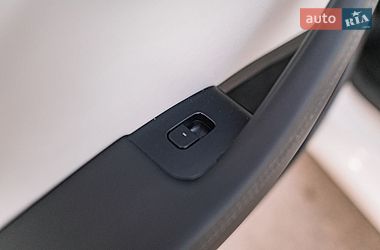 Седан Tesla Model 3 2025 в Ровно фото 65 Седан Tesla Model 3 2025 в Ровно