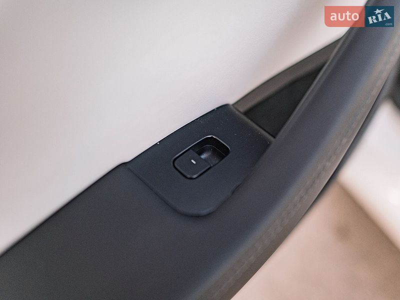 Седан Tesla Model 3 2025 в Ровно фото 65 Седан Tesla Model 3 2025 в Ровно