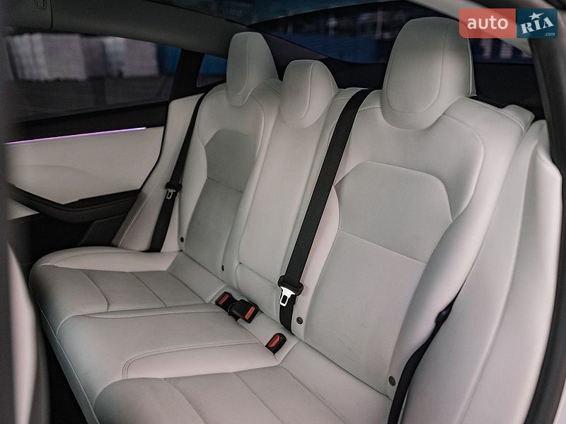 Седан Tesla Model 3 2025 в Ровно фото 67 Седан Tesla Model 3 2025 в Ровно