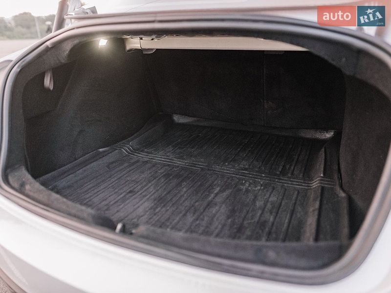 Седан Tesla Model 3 2025 в Ровно фото 70 Седан Tesla Model 3 2025 в Ровно