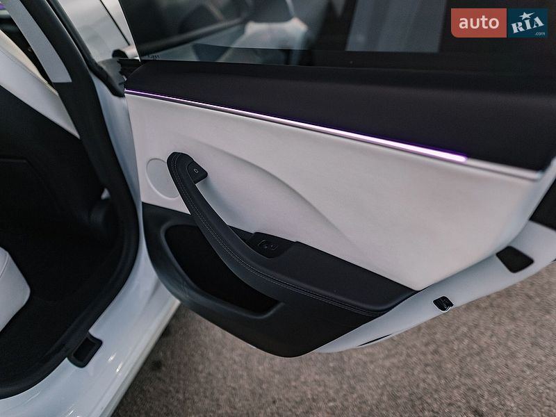 Седан Tesla Model 3 2025 в Ровно фото 72 Седан Tesla Model 3 2025 в Ровно