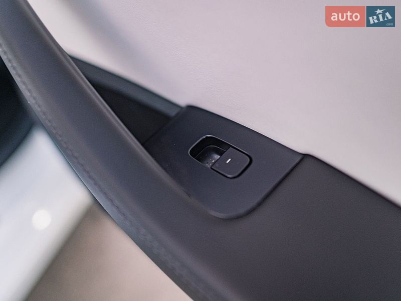 Седан Tesla Model 3 2025 в Ровно фото 73 Седан Tesla Model 3 2025 в Ровно