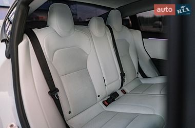 Седан Tesla Model 3 2025 в Ровно фото 76 Седан Tesla Model 3 2025 в Ровно
