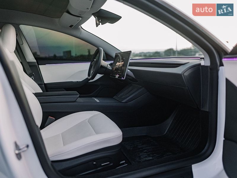 Седан Tesla Model 3 2025 в Ровно фото 82 Седан Tesla Model 3 2025 в Ровно