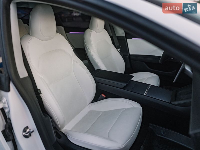 Седан Tesla Model 3 2025 в Ровно фото 83 Седан Tesla Model 3 2025 в Ровно