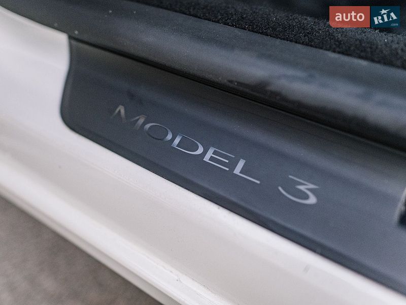 Седан Tesla Model 3 2025 в Ровно фото 85 Седан Tesla Model 3 2025 в Ровно
