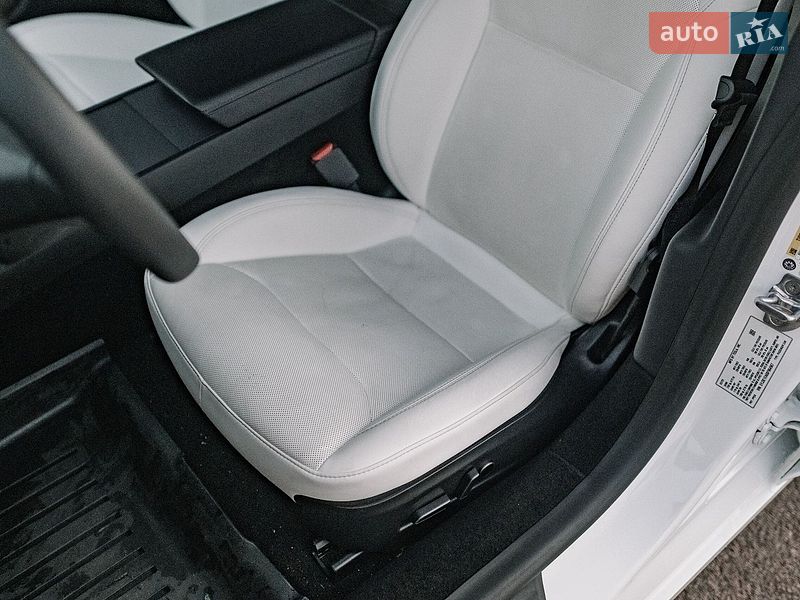 Седан Tesla Model 3 2025 в Ровно фото 86 Седан Tesla Model 3 2025 в Ровно