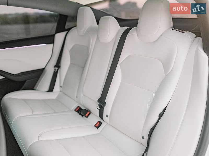 Седан Tesla Model 3 2025 в Ровно фото 90 Седан Tesla Model 3 2025 в Ровно