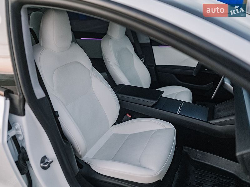 Седан Tesla Model 3 2025 в Ровно фото 93 Седан Tesla Model 3 2025 в Ровно