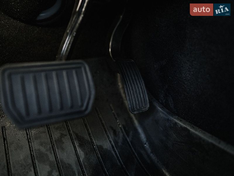 Седан Tesla Model 3 2025 в Ровно фото 88 Седан Tesla Model 3 2025 в Ровно