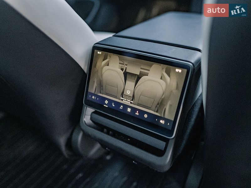Седан Tesla Model 3 2025 в Ровно фото 97 Седан Tesla Model 3 2025 в Ровно